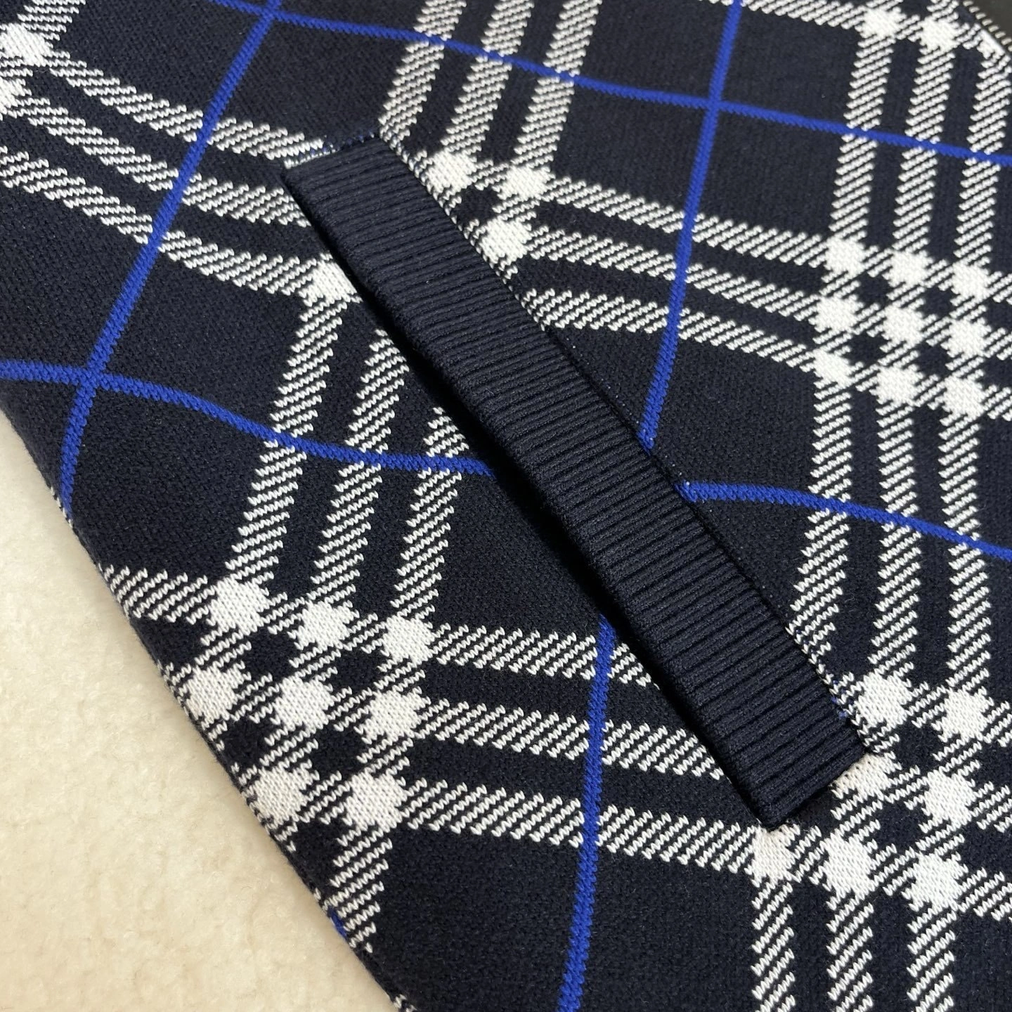 wg.luxury-- 2ur25rry wool item: E-F443J1816H